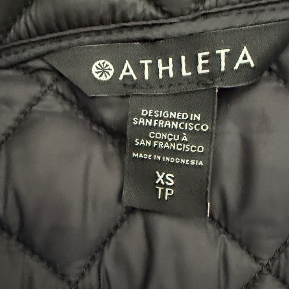 Athleta Whisper Featherless Puffer - Picture 7 of 9